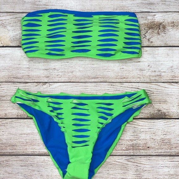 Two piece bikini - Picture 2 of 7